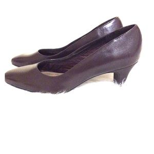 NWOT size 9N Soft style brown Pump